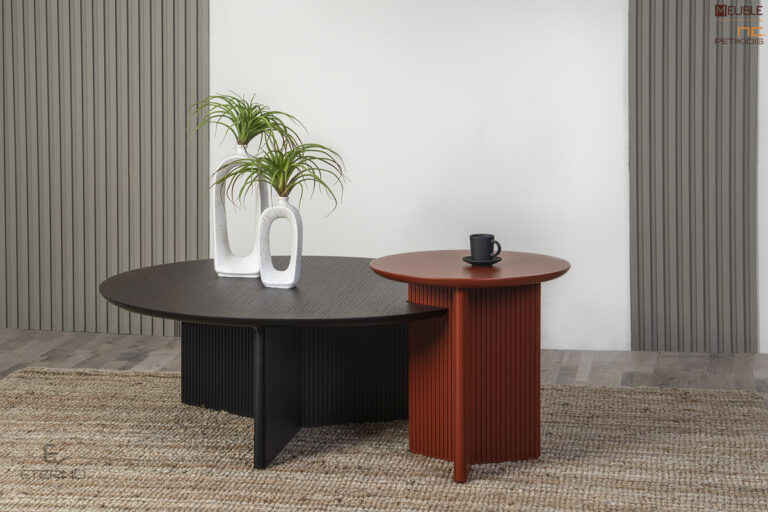 Τραπέζι σαλονιού Icon και βοηθητικό τραπεζάκι Icon Small. Μοντέρνο σχέδιο με γραμμωτή βάση σε λάκα και καπάκι ξύλου δρυς ή λάκα.