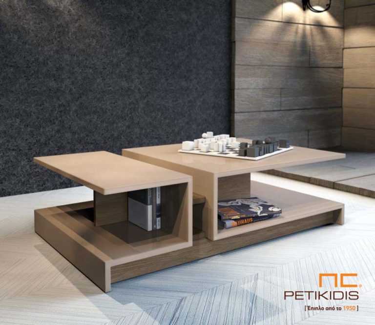 Τραπεζάκι σαλονιού Brio από ξύλο δρυς και λάκα.