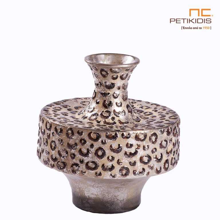 Επιτραπέζιο διακοσμητικό βάζο "Pixel" από πολπυπροπυλαίνιο σε ασημί πατίνα και μαύρα σχέδια. Οι διαστάσεις του είναι 40cm ύψος και διάμετρο στο μεγαλύτερο άνοιγμα είναι 39cm.