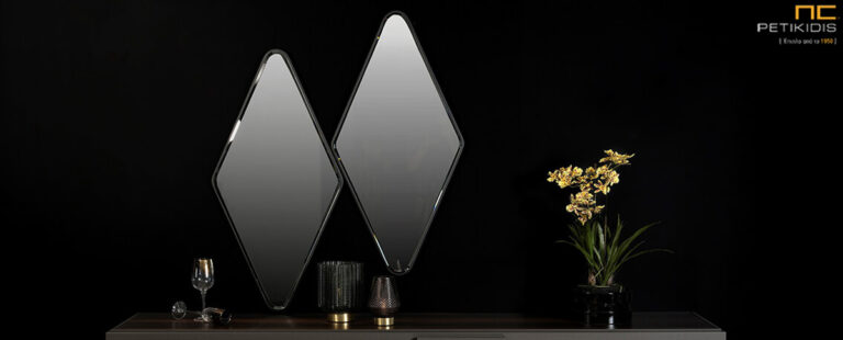 Καθρέπτης Life με μεταλλικό σκελετό και φιμέ καθρέπτη σε σχήμα ρόμβου. Μοντέρνο σχήμα και δυνατότητα πολλών συνδυασμών στησίματος.