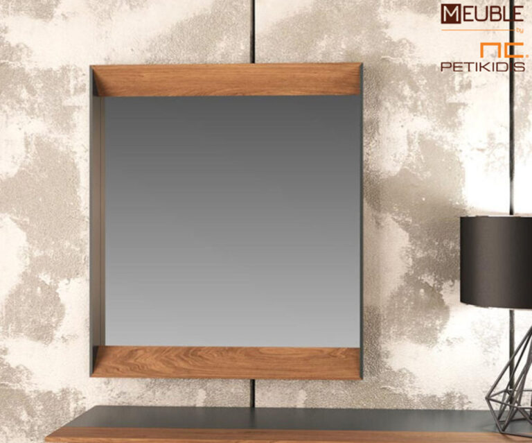 Επιτοίχιος φιμέ καθρέφτης Mare παραλληλόγραμμος, μοντέρνος. Κατασκευάζεται σε πολλές διαστάσεις, υλικά και χρώματα.