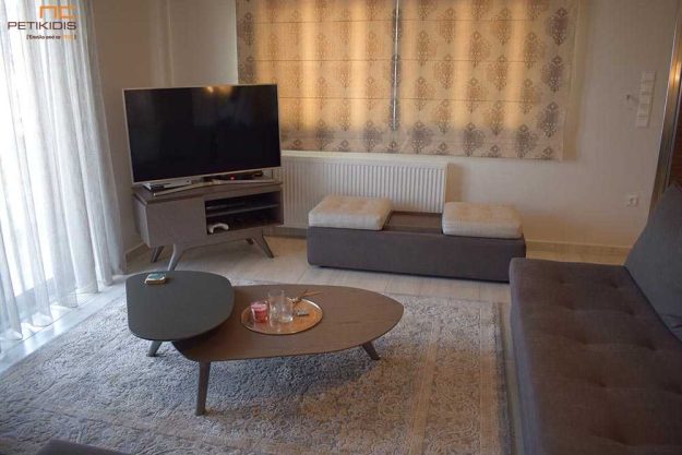 Κλασική Τραπεζαρία Στέλιος & Βαρβάρα - Τραπεζάκια Σαλονιού / Τηλεόρασης