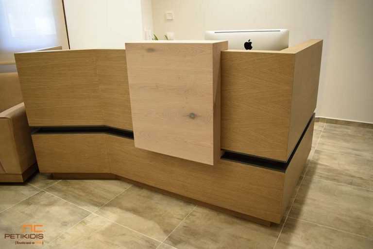 Έπιπλο Υποδοχής για Ιατρείο - Χειροποίητη Κατασκευή
