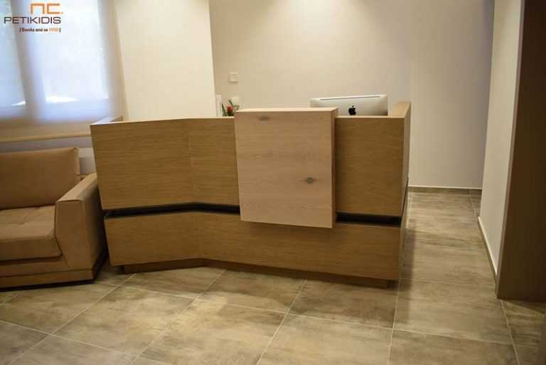 Έπιπλο Υποδοχής για Ιατρείο - Χειροποίητη Κατασκευή