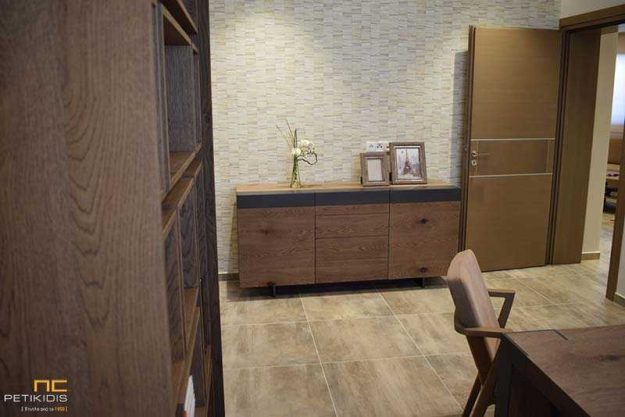 Κλασική Τραπεζαρία Εσωτερική Διακόσμηση Ιατρείου - Ταπετσαρία / Μπουφές