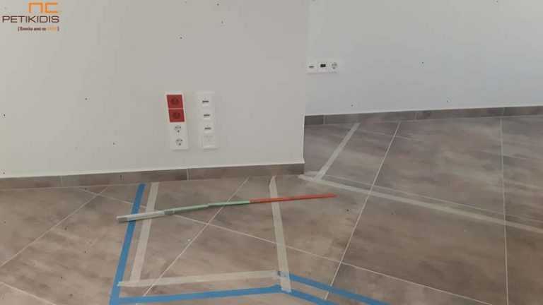 Μέτρα για τη Δημιουργία Bespoke Reception Desk για Ιατρείο