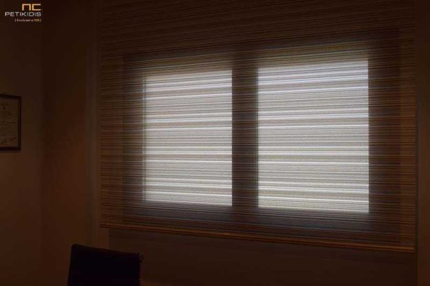 Κλασική Τραπεζαρία Roller Blonds σε Ιατρείο