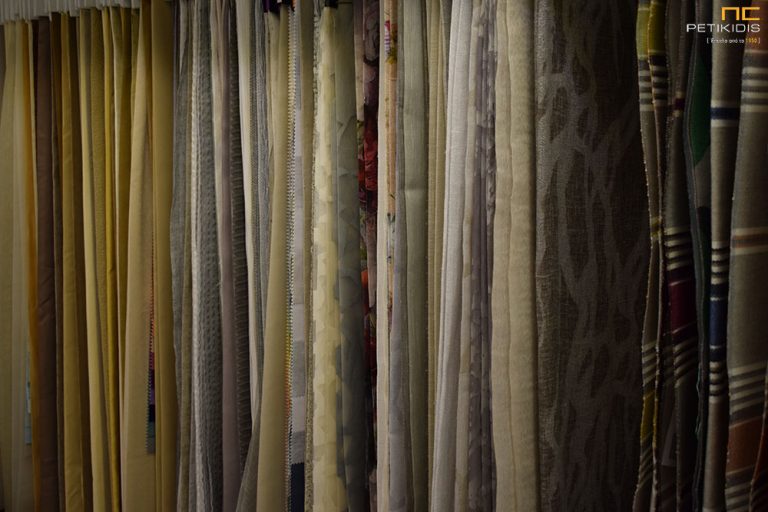 Χώρος δειγματισμού σε υφάσματα επιπλώσεων και κουρτίνες