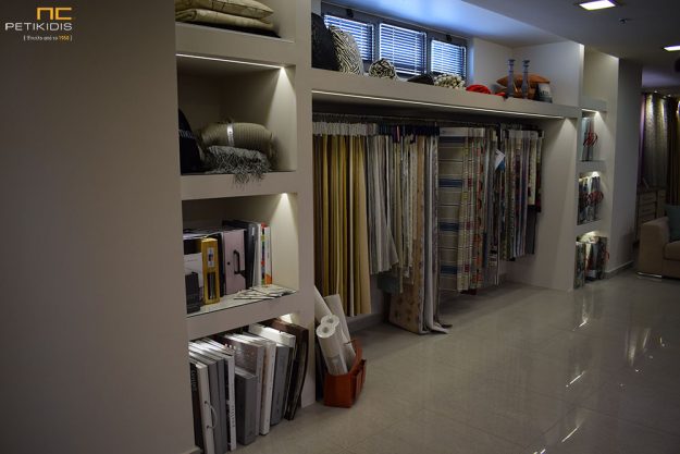 Κλασική Τραπεζαρία Χώρος δειγματισμού σε υφάσματα επιπλώσεων και κουρτίνες