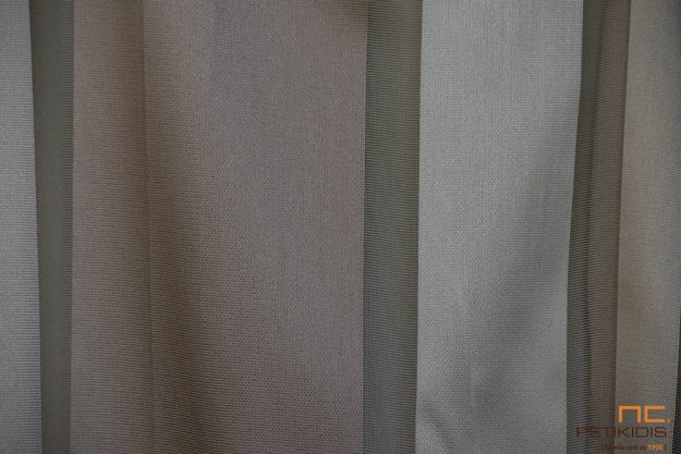 Κουρτίνες Κουρτίνα λεπτή Νο36/02 με ρίγα σε ανάλαφρη αίσθηση και χρώμα καφέ ανοιχτό, μπεζ, χρυσό και ενδιάμεσα διαφάνειες. Το φάρδος της είναι 3,00μ και η σύνθεσή της είναι 100% polyester. Minimal ύφος για μοντέρνους αλλά και κλασικούς χώρους.