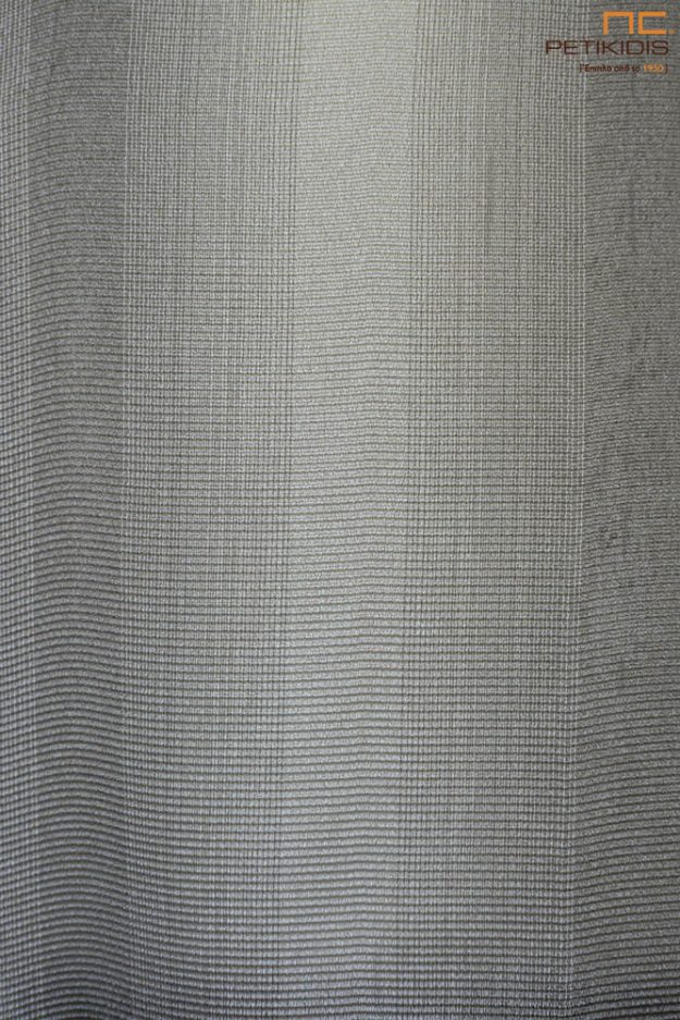 Κλασική Τραπεζαρία Κουρτίνα λεπτή NoCPT01/28 σε γκρι αποχρώσεις. Το σχέδιό της είναι με ρίγες που δημιουργούνται τόσο από το χρώμα όσο και από την πλέξη της. Το φάρδος της είναι 3μ και η σύνθεσή της είναι 100% Polyester.