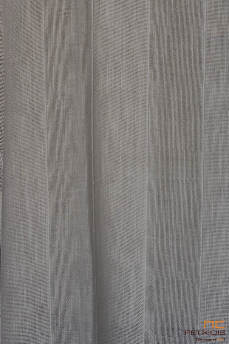 Κουρτίνα λεπτή λευκή ΝοCAZ01/01 με ρίγες από διαφορετική πλέξη σε μοντέρνο minimal ύφος. Το φάρδος της είναι 2,80μ και η σύνθεσή της είναι 31% βαμβάκι και 71% λινό.