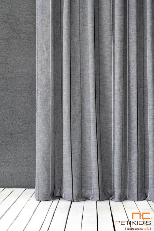Κουρτίνες Κουρτίνα Νο5306941-01 σε γκρι χρώμα και κάθετες ρίγες σε γκρι και μαύρους τόνους. Η σύνθεσή της είναι 100% πολυεστέρας και το μέγιστο ύψος της είναι 3,00μ.