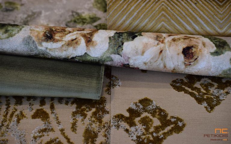 Κουρτίνα σε βελούδο σε μπεζ και λαδί αποχρώσεις.