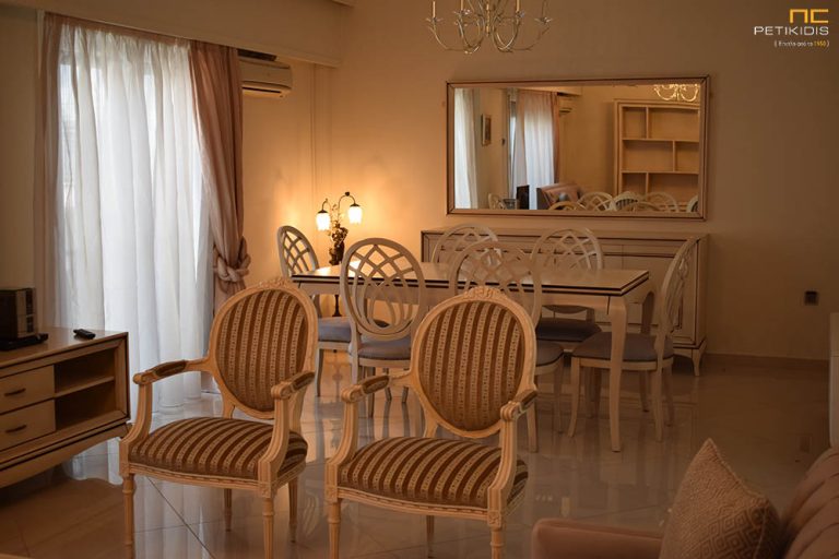 Τραπεζαρία με Έπιπλα Πατίνα