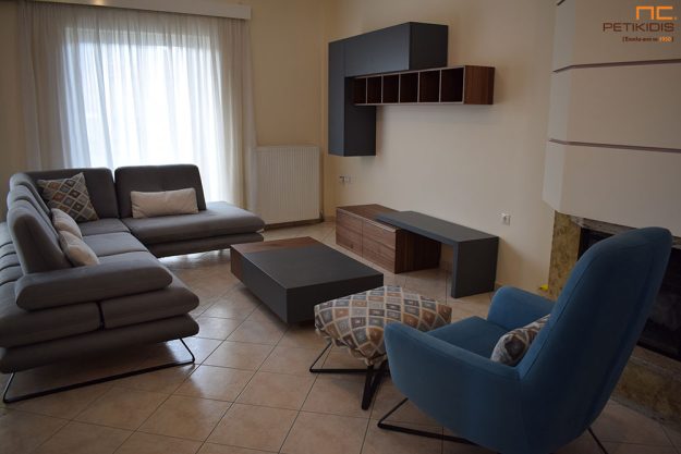 Κλασική Τραπεζαρία Σύνθεση Τηλεόρασης από Ξύλο Καρυδιάς