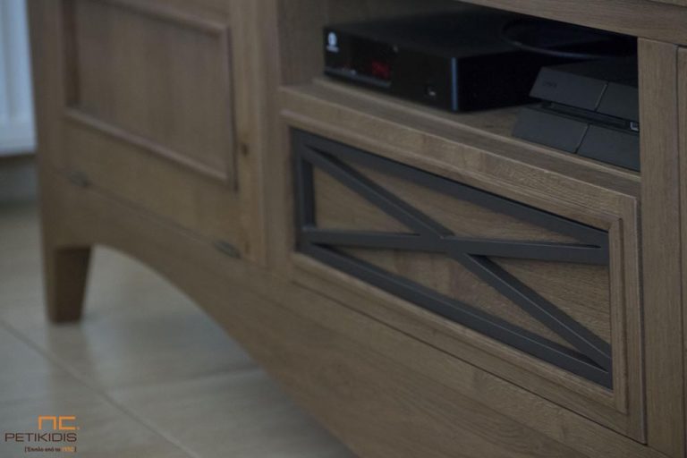 Ρουστίκ Σύνθεση Τηλεόρασης (Λεπτομέρεια)