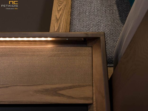 Κλασική Τραπεζαρία krebatokamara join melira xulo elia dark leptomeria komodinou fwtismos02
