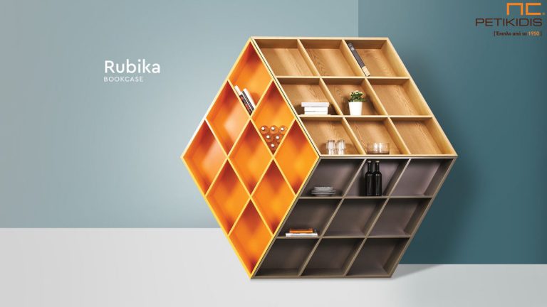 Ραφιέρα και βιβλιοθήκη Rubica με ιδιαίτερο σχεδιασμό και εργονομία. Είναι από ξύλο δρυς και λάκα.