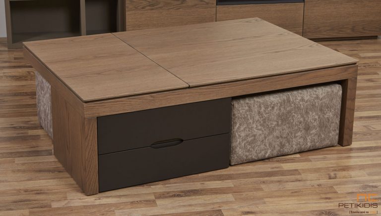 Τραπεζάκι σαλονιού Cuba από ξύλο δρυς ρουστίκ και λεπτομέρειες από λάκα. Διαθέτει τρεις σερβιτόρους με αποθηκευτικό χώρο, δύο συρτάρια, δύο σκαμπό και ένα βοηθητικό τραπεζάκι.