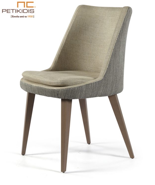 Κλασική Τραπεζαρία Καρέκλα Νο167-42 με ελαφριά καμπύλη στην πλάτη δίνοντας την αίσθηση της καρεκλοπολυθρόνας χωρίς να καταλαμβάνει πολύ χώρο. Το ύφασμα είναι εσωτερικά μονόχρωμο εκρού αδιάβροχο και εξωτερικά είναι σε σχέδιο ψαροκόκαλου δίνοντας ένα διαφορετικό στυλ στη μονοχρωμία.