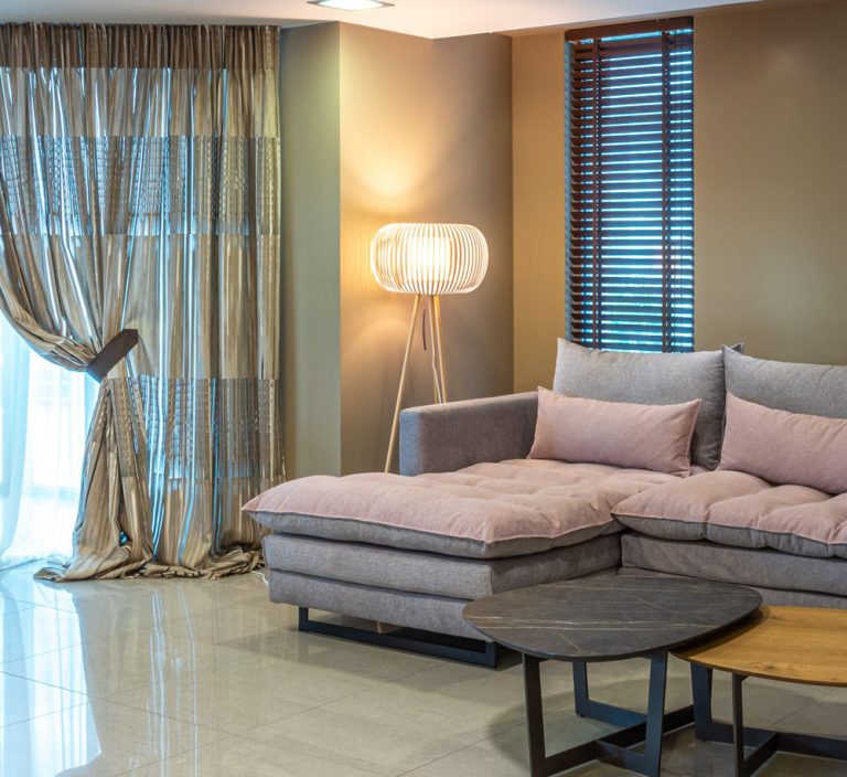 epidapedia lampa me xulina podia kai idiaitero kapelo se ekrou xrwmata real view