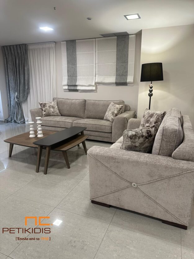 Κλασική Τραπεζαρία Σαλόνι Nouvelle σε συνδυασμό τριθέσιου και διθέσιου καναπέ με ύφασμα αλέκιαστο αδιάβροχο. Αρχική τιμή 3730€ -30% τώρα 2610€