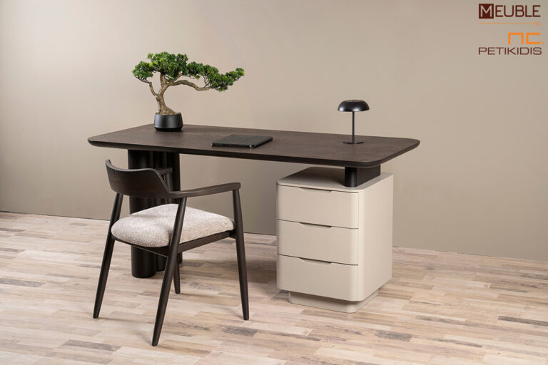 Γραφείο Cloud από ξύλο δρυς με συρτάρια από λάκα by Eterno. Ιδανικό για όλους τους χώρους του σπιτιού αλλά και για ιδιαίτερους επαγγελματικούς χώρους. Διατίθεται σε μεγάλη ποικιλία χρωμάτων και διαστάσεων.