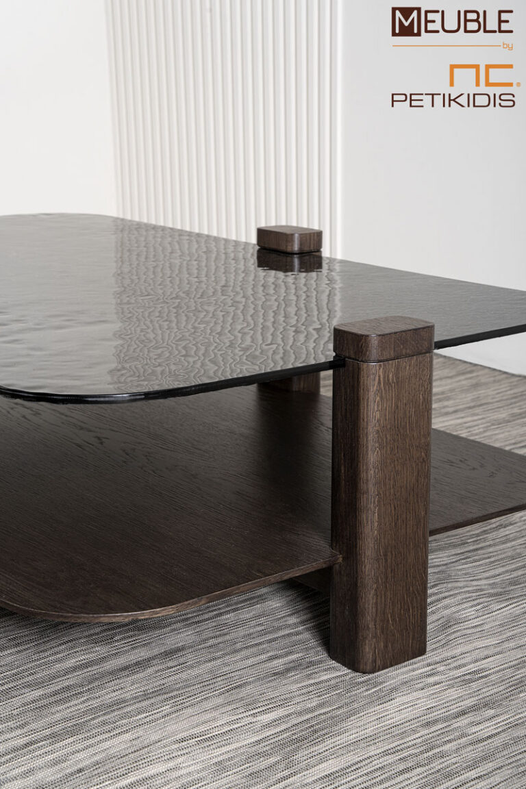 Τραπεζάκι σαλονιού Shine από ξύλο δρυς και γυάλινη επιφάνεια. Είναι δύο επιπέδων για περισσότερη ευκολία στην καθημερινή χρήση. Μοντέρνο και minimal διατίθεται σε μεγάλη ποικιλία χρωμάτων και διαστάσεων by Eterno Mobili.