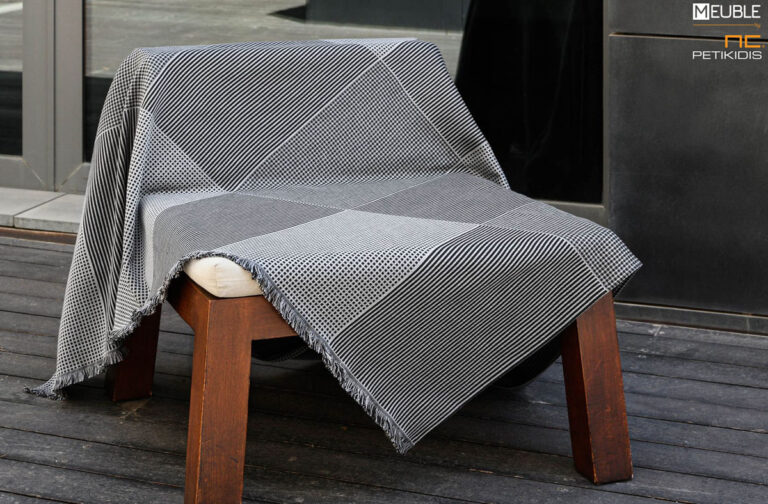 Ριχτάρι Absolout Art.1092441 Χρώμα black gray Μία συλλογή με βάση το βαμβάκι, που προσφέρει μια μεγάλη ποικιλία χρωμάτων ως ασορτί πρόταση στα ριχτάρια και είναι διαθέσιμα σε 3 μεγέθη. a.180x180cm b.180x300cm c.180x240cm Σειρά cotton: 75%cot - 25%pol