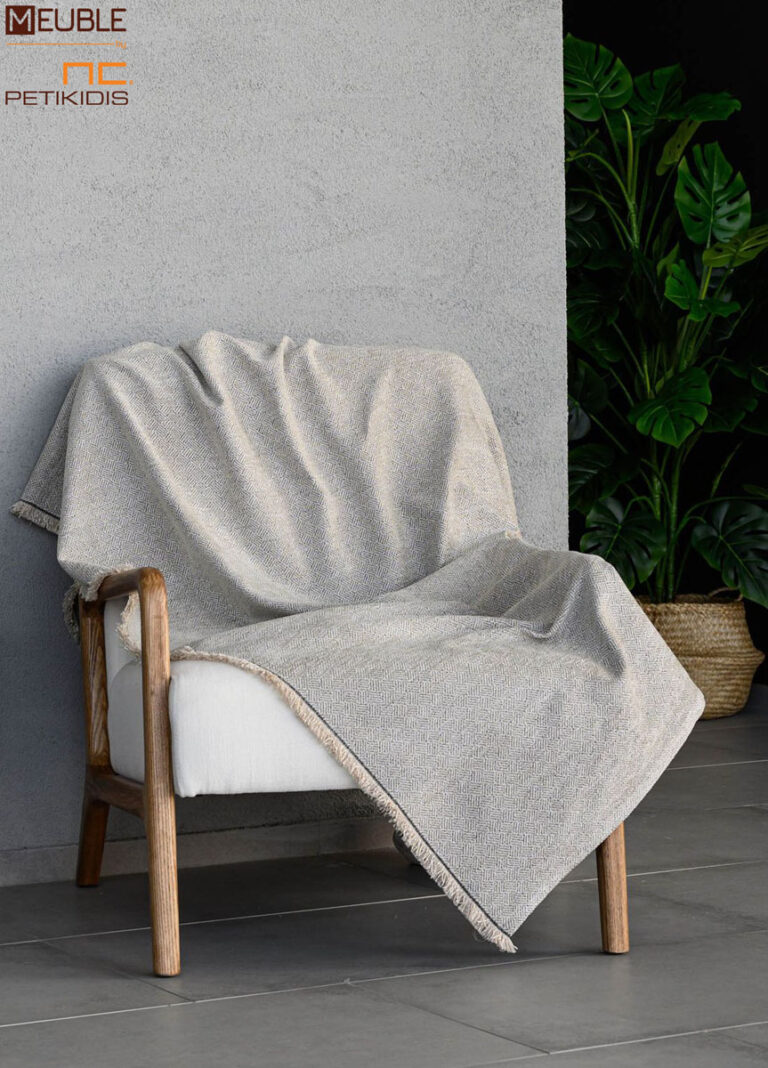 Ριχτάρι Εverlasting 2297519 Χρώμα sand Μία συλλογή υπέροχης ποιότητας σε chenille ύφανση, που προσφέρει σταθερή εφαρμογή καθώς και μια μεγάλη ποικιλία χρωμάτων ως ασορτί πρόταση στα ριχτάρια. Διατίθενται σε 3 μεγέθη. a.180x180cm b.180x300cm c.180x240cm Σειρά chenille: 46%acr - 35%cit - 19%pol