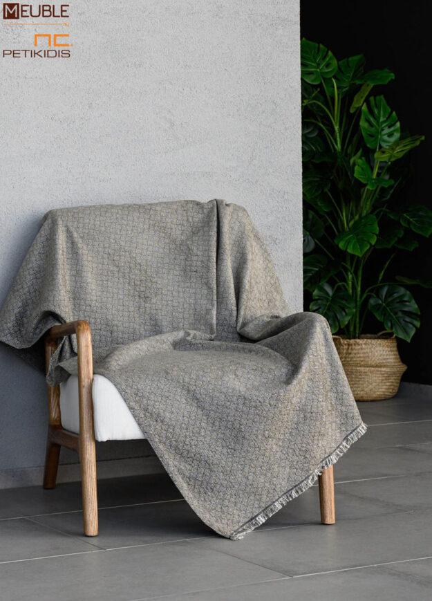 Ριχτάρι Εverlasting 2297589 Χρώμα stone Μία συλλογή υπέροχης ποιότητας σε chenille ύφανση, που προσφέρει σταθερή εφαρμογή καθώς και μια μεγάλη ποικιλία χρωμάτων ως ασορτί πρόταση στα ριχτάρια. Διατίθενται σε 3 μεγέθη. a.180x180cm b.180x300cm c.180x240cm Σειρά chenille: 46%acr - 35%cit - 19%pol