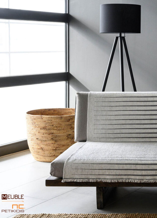 Ριχτάρι Horizons 2397518 Χρώμα grey Μία συλλογή υπέροχης ποιότητας σε chenille ύφανση, που προσφέρει σταθερή εφαρμογή καθώς και μια μεγάλη ποικιλία χρωμάτων ως ασορτί πρόταση στα ριχτάρια. Διατίθενται σε 3 μεγέθη. a.180x180cm b.180x300cm c.180x240cm Σειρά chenille: 46%acr - 35%cit - 19%pol