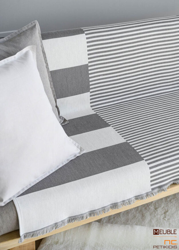 Ριχτάρι Lifestyle 1292418 Χρώμα Gray Μία συλλογή με βάση το βαμβάκι, που προσφέρει μια μεγάλη ποικιλία χρωμάτων ως ασορτί πρόταση στα ριχτάρια και είναι διαθέσιμα σε 3 μεγέθη. a.180x180cm b.180x300cm c.180x240cm Σειρά cotton: 75%cot - 25%pol