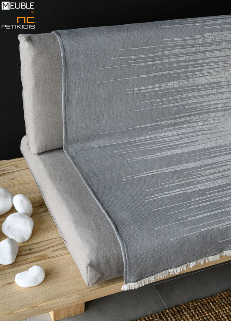 Ριχτάρι Outline Art.1097518 χρώμα grey. Μία συλλογή υπέροχης ποιότητας σε chenille ύφανση, που προσφέρει σταθερή εφαρμογή καθώς και μια μεγάλη ποικιλία χρωμάτων ως ασορτί πρόταση στα ριχτάρια. Διατίθενται σε 3 μεγέθη. a.180x180cm b.180x300cm c.180x240cm Σειρά chenille: 39%acr - 31%cit - 30%po