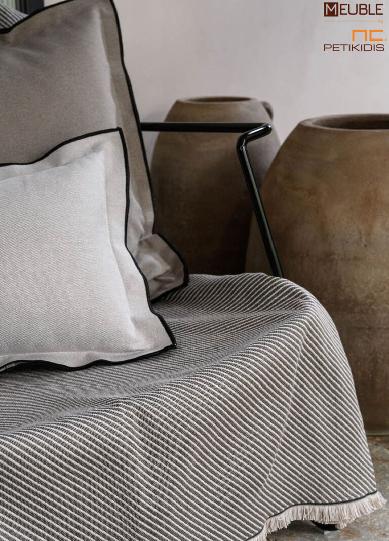 Ριχτάρι Sideway Art.2492420 σε μπεζ χρώμα. Μία συλλογή με βάση το βαμβάκι, που προσφέρει μια μεγάλη ποικιλία χρωμάτων ως ασορτί πρόταση στα ριχτάρια και είναι διαθέσιμα σε 3 μεγέθη. a.180x180cm b.180x300cm c.180x240cm Σειρά cotton: 80%cot - 20%pol