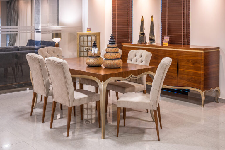 Σετ τραπέζι, 6 καρέκλες & μπουφέ Miranda από 6480€ >> 3240€ (-50%)