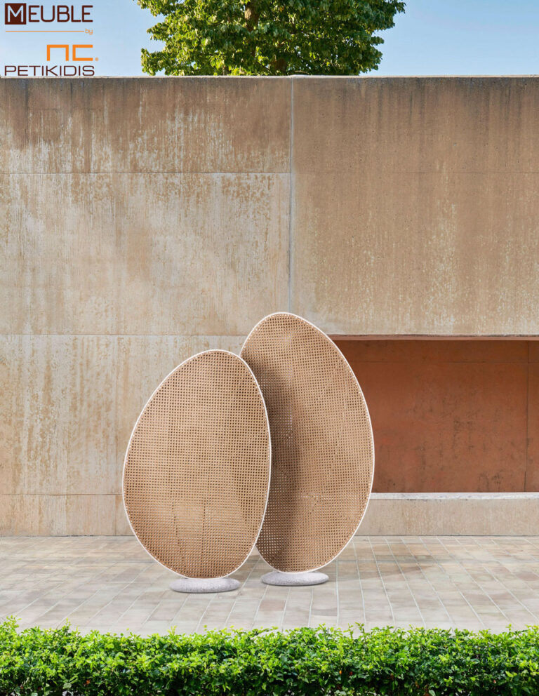 Outdoor διαχωριστικό Komorabi. Παραβάν εξωτερικού χώρου με σκελετό αλουμινίου σε λευκό χρώμα.