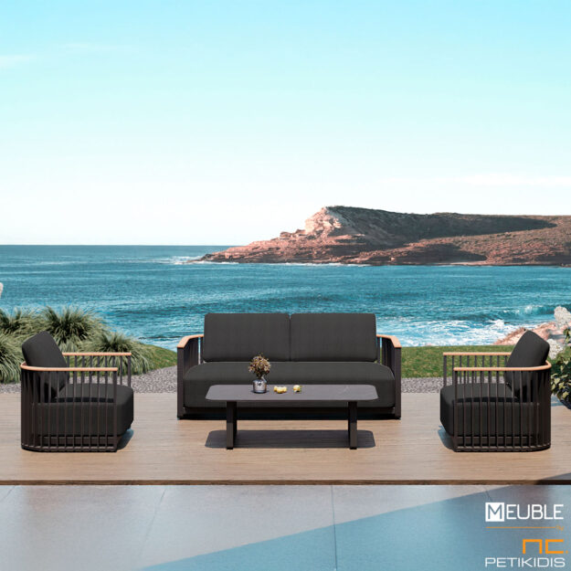 Oudoor σετ σαλονιού Eternity. Διθέσιος καναπές με δύο πολυθρόνες και τραπεζάκι κατασκευασμένα από μαύρο αλουμίνιο, κεραμικό στο καπάκι και μασίφ ξύλο teak. Το μαύρο ύφασμα στα μαξιλάρια, είναι αδιάβροχο και αλέκιαστο σε ειδική σύνθεση ώστε να αντέχει όλες τις καιρικές συνθήκες.